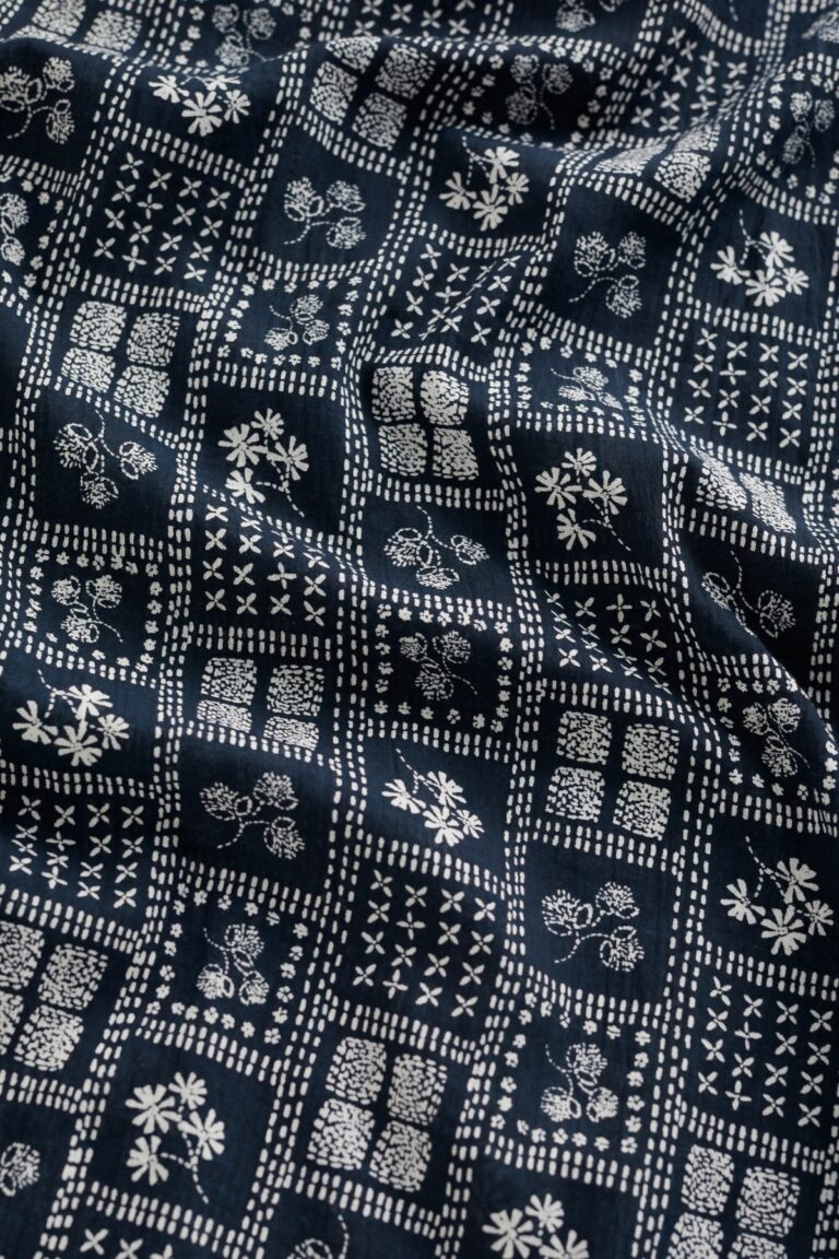 Seasalt Cornwall Šátek expressive stitched geo border