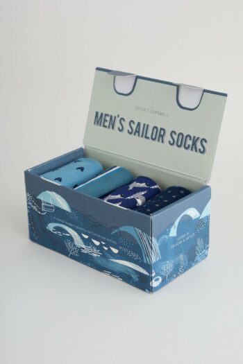 Seasalt Cornwall dárkové balení pánských ponožek into the blue tide mix