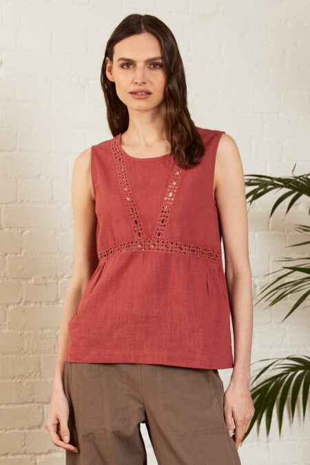 Nomads top lace raspberry